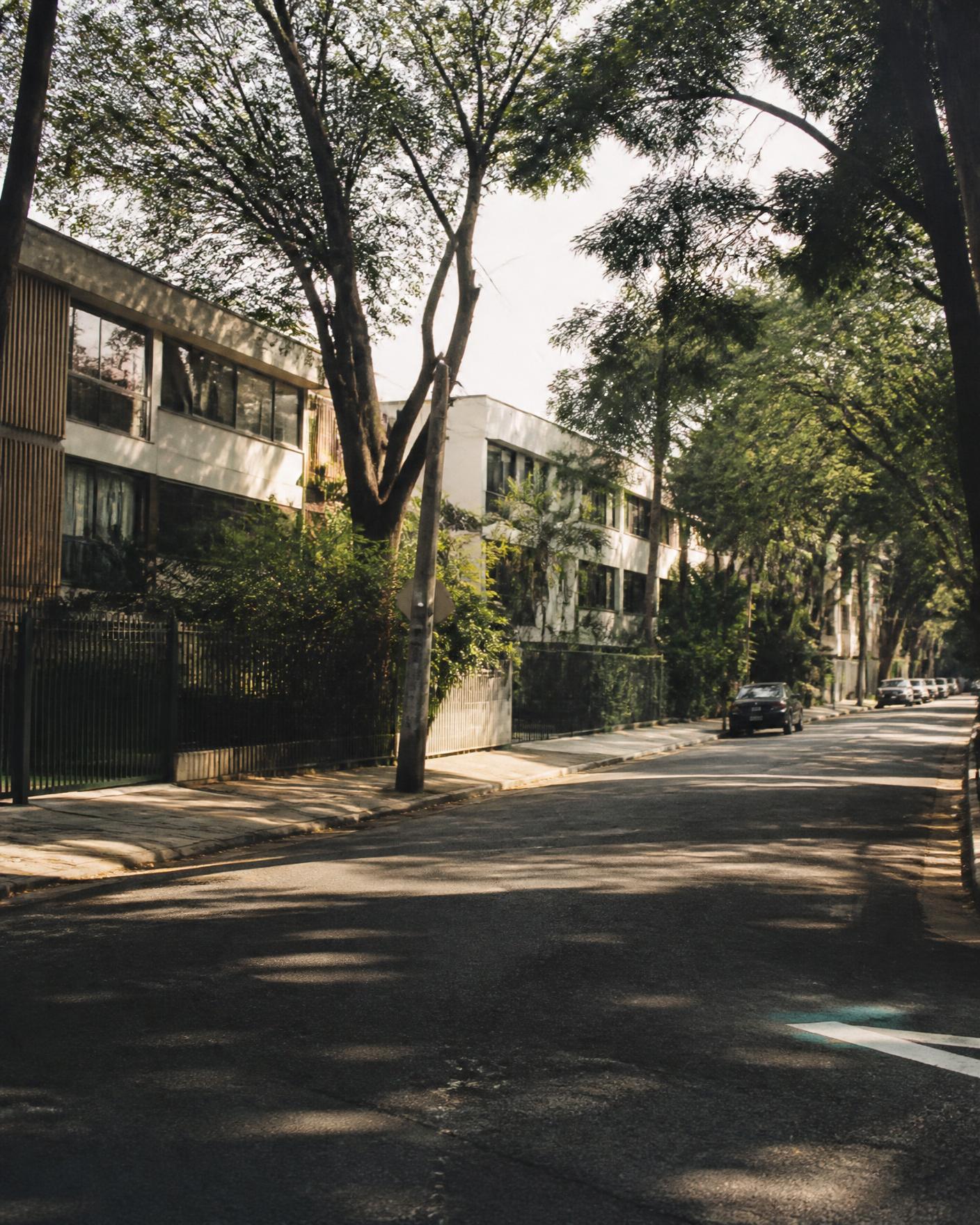 Rua residencial em Campo Belo, São Paulo