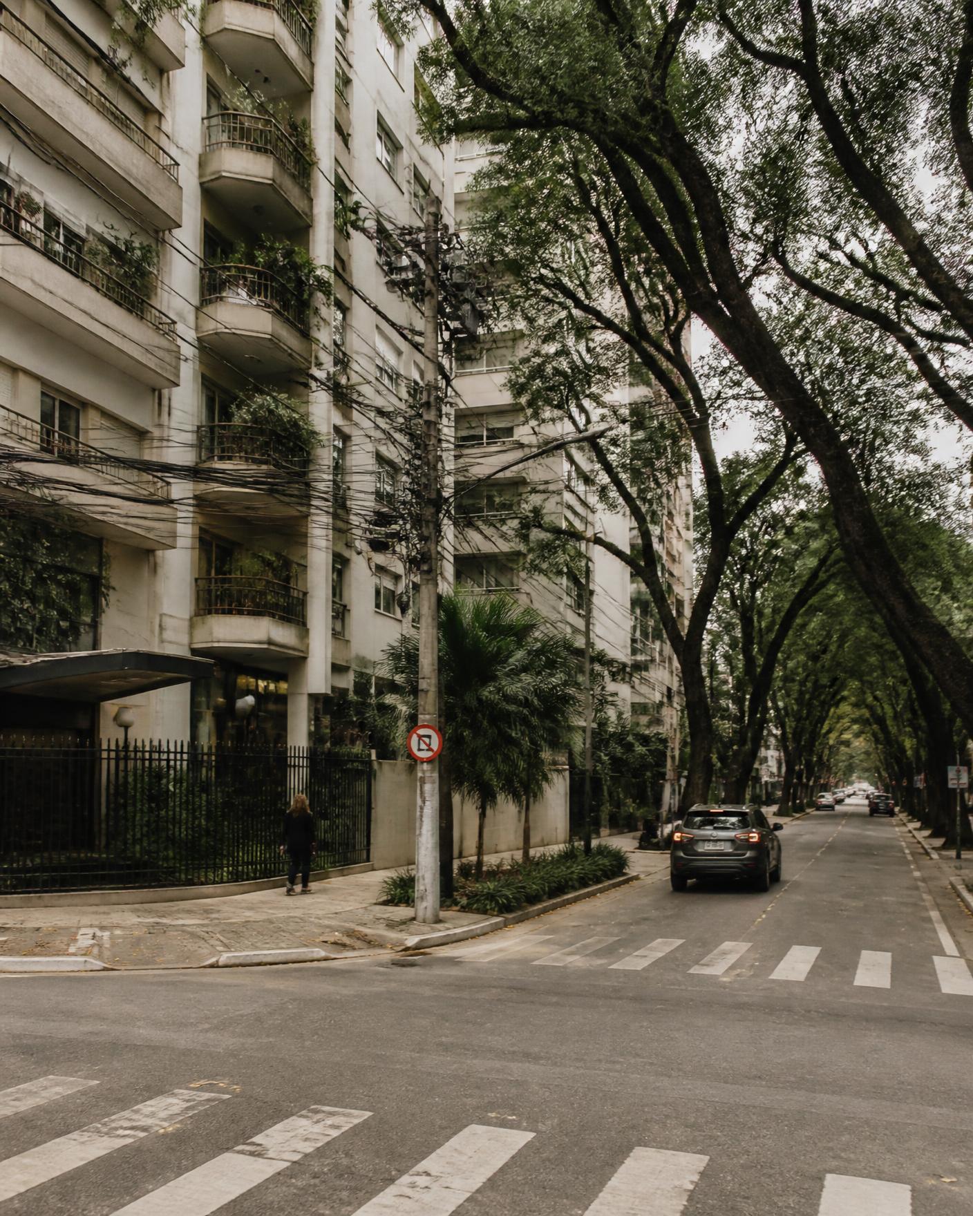 Rua residencial em Jardim Paulista, São Paulo